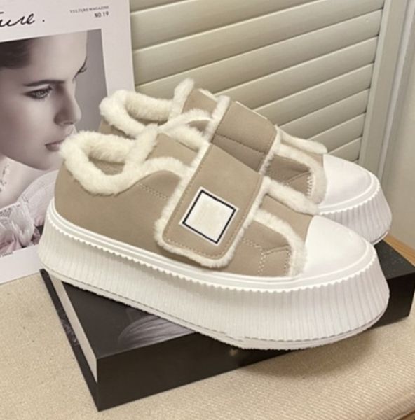 2022 women platform creepers casual sneaker fur wool lined paris fashion mini boots vintage suede velvet low thick bottom trainers brand new
2022 women platform creepers casual sneaker fur wool lined paris fashion mini boots vintage suede velvet low thick bottom trainers brand new
