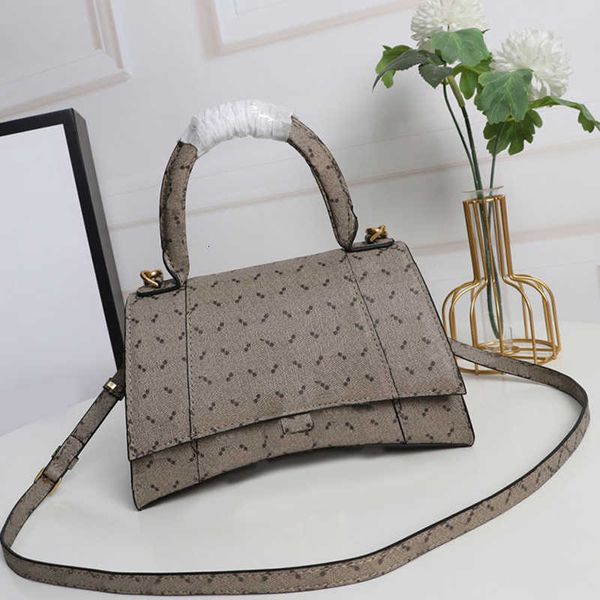 handbag designer bagfashion crossbody bags hour glass handle handbags shoulder messenger purse canvas leather classic letter buckle 681697 l
handbag designer bagfashion crossbody bags hour glass handle handbags shoulder messenger purse canvas leather classic letter buckle 681697 l