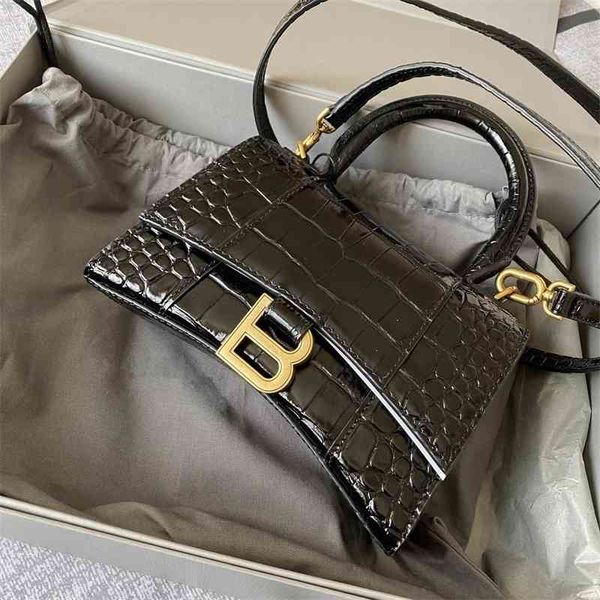 designer balencigas bags hourglass handbags female high version mini xs crocodile b-word portable messenger
designer balencigas bags hourglass handbags female high version mini xs crocodile b-word portable messenger