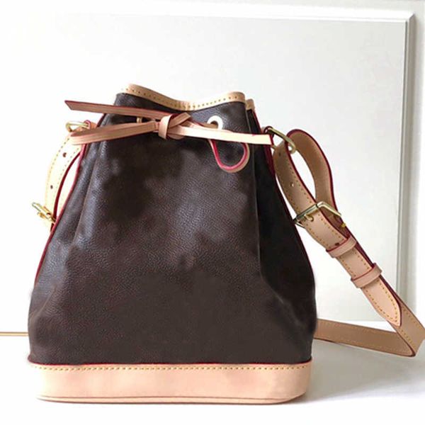 lvs designer handbags louiss tote bag luxuries designers women crossbody handbag shoulder totes bags purses wallet 8xxc
lvs designer handbags louiss tote bag luxuries designers women crossbody handbag shoulder totes bags purses wallet 8xxc