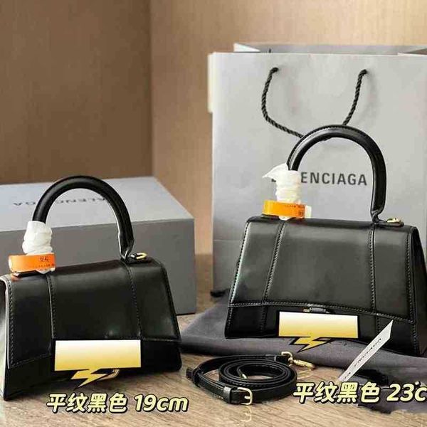 designer luxury womens bag balencigas handbag b-shaped paris single shoulder messenger fashion square gift shoulder oblique span versatile h
designer luxury womens bag balencigas handbag b-shaped paris single shoulder messenger fashion square gift shoulder oblique span versatile h
