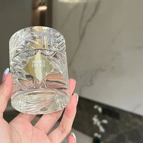 wholesale fragrance women man perfumes perfume roses on ice 50ml eau de parfum deodorant charming smell beauty gift spray parfum
wholesale fragrance women man perfumes perfume roses on ice 50ml eau de parfum deodorant charming smell beauty gift spray parfum
