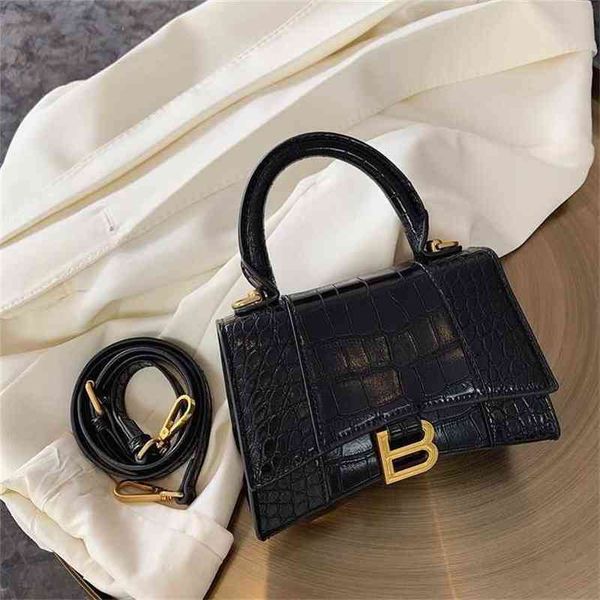 designer balencigas handbags hourglass bags small square high texture half moon shaped messenger bag hand a54v
designer balencigas handbags hourglass bags small square high texture half moon shaped messenger bag hand a54v
