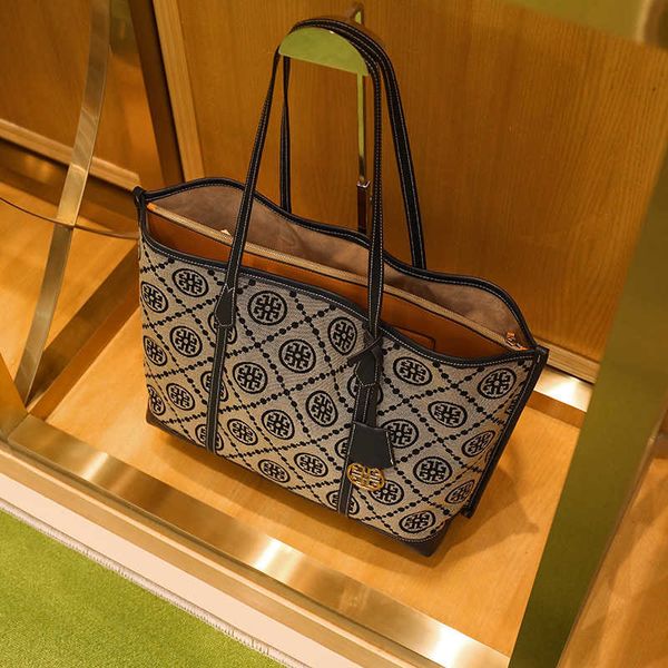 designer luxury women bag tory handbag tb fashion inclined shoulder bags versatile purses tories burchs totes large capacity saddle coal wal
designer luxury women bag tory handbag tb fashion inclined shoulder bags versatile purses tories burchs totes large capacity saddle coal wal