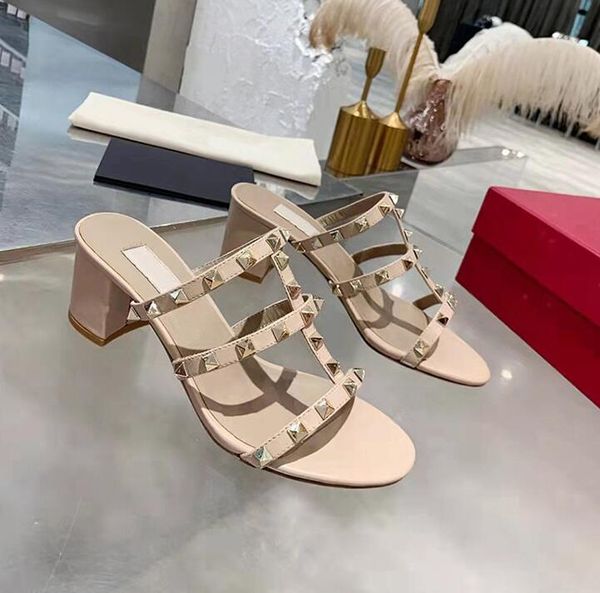 designer new 2023 v rivets slippers women heels sandals shoes 6.5cm heel black fashion brand wedding shoes womens slippers
designer new 2023 v rivets slippers women heels sandals shoes 6.5cm heel black fashion brand wedding shoes womens slippers