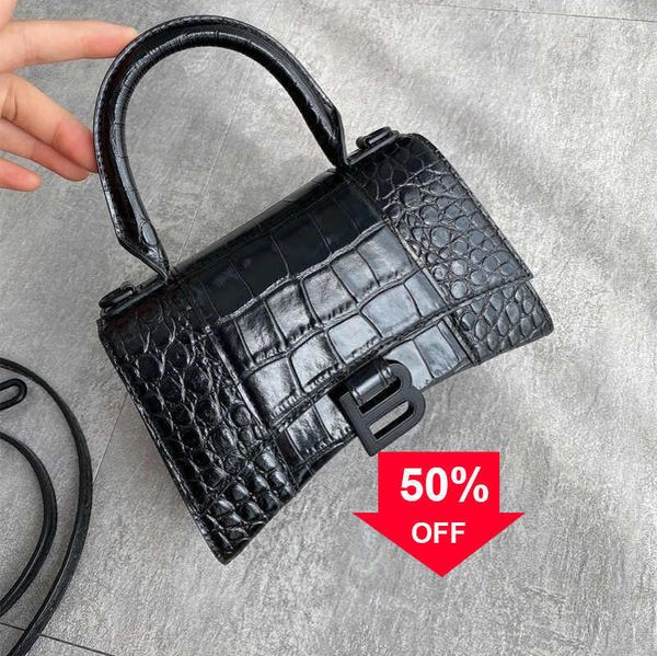 light luxury designer handbags balencige alligator b-shaped hourglass bag summer handbag one shoulder messenger bag ag5g
light luxury designer handbags balencige alligator b-shaped hourglass bag summer handbag one shoulder messenger bag ag5g