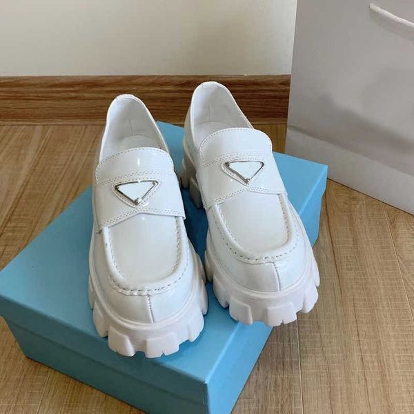2022 new designer boots leather loafers sneakers raised platform heel triangle metal matte patent socks lace running, Black
2022 new designer boots leather loafers sneakers raised platform heel triangle metal matte patent socks lace running, Black