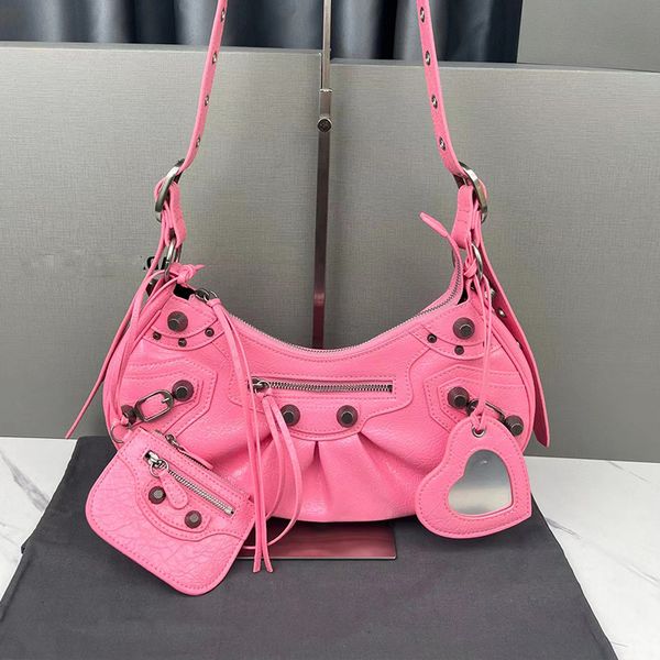5a bags motocycle shoulder bags uality women lady cool girl lecagole bag luxury designers leather crossbody cross body pochette messenger oi
5a bags motocycle shoulder bags uality women lady cool girl lecagole bag luxury designers leather crossbody cross body pochette messenger oi