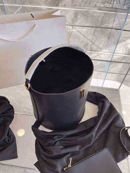 women shoulder bags handbag female black leather fashion joker bucket package 1117 gysh
women shoulder bags handbag female black leather fashion joker bucket package 1117 gysh