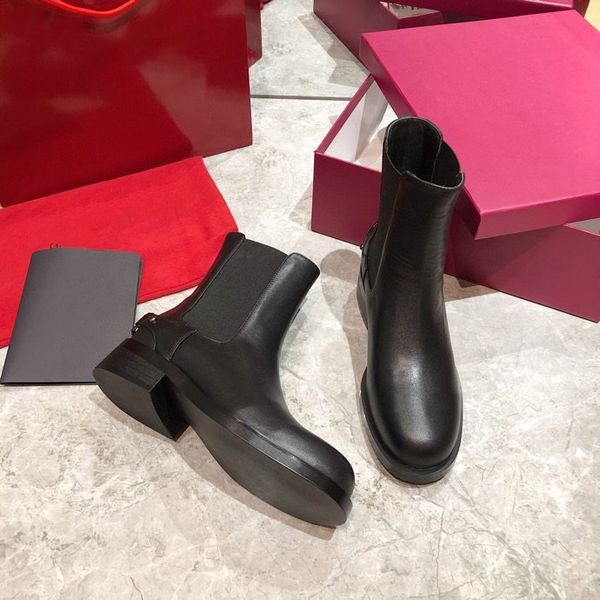 designer boots luxury brand genuine leather martin boots ankle booties woman short boot sneakers trainers slipper sandals by hoe99 094, Black
designer boots luxury brand genuine leather martin boots ankle booties woman short boot sneakers trainers slipper sandals by hoe99 094, Black