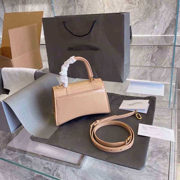 designer luxury womens bag balencigas handbag b-shaped paris single shoulder messenger fashion square gift shoulder oblique span versatile h
designer luxury womens bag balencigas handbag b-shaped paris single shoulder messenger fashion square gift shoulder oblique span versatile h
