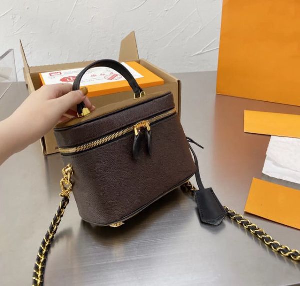shoulder bag classic ladies portable makeup bags cosmetic case men handbag crossbody wallet spring and autumn series backpack with box
shoulder bag classic ladies portable makeup bags cosmetic case men handbag crossbody wallet spring and autumn series backpack with box
