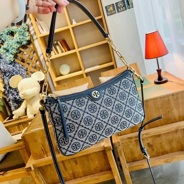 luxury leather handbags torys fashion burchs designer bags women's bag old flower one shoulder crescent oblique cross armpit original q
luxury leather handbags torys fashion burchs designer bags women's bag old flower one shoulder crescent oblique cross armpit original q
