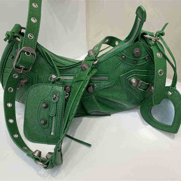 designer luxury womens bag balencigas handbag b-shaped paris single shoulder messenger fashion square gift shoulder oblique span versatile h
designer luxury womens bag balencigas handbag b-shaped paris single shoulder messenger fashion square gift shoulder oblique span versatile h