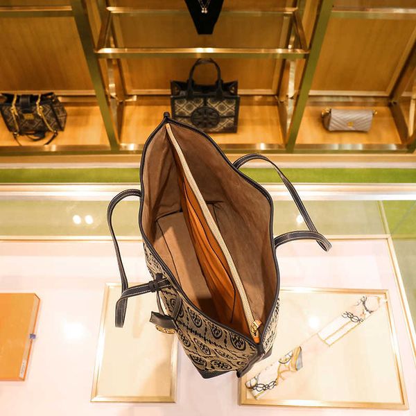 designer luxury women bag tory handbag tb fashion inclined shoulder bags versatile purses tories burchs totes large capacity saddle coal wal
designer luxury women bag tory handbag tb fashion inclined shoulder bags versatile purses tories burchs totes large capacity saddle coal wal