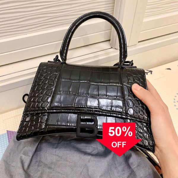 luxury designer handbags balencige b-word crocodile pattern hourglass bag leather women's bag one shoulder messenger handbag kpl6
luxury designer handbags balencige b-word crocodile pattern hourglass bag leather women's bag one shoulder messenger handbag kpl6