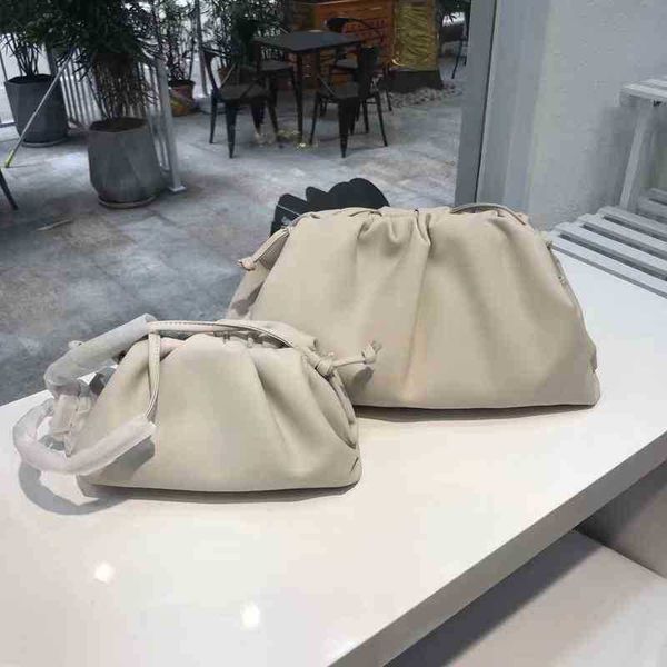 messenger bag designer bottegass bags venetas cloud pouch cowhide women's solid color trend single shoulder dumpling hand xn6x
messenger bag designer bottegass bags venetas cloud pouch cowhide women's solid color trend single shoulder dumpling hand xn6x