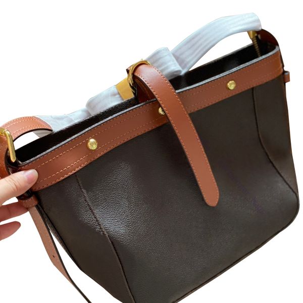 quality bucket fashion lady shopping bags shoulder cross body women handbags zipper wallets interior zipper pocket letter young people purse
quality bucket fashion lady shopping bags shoulder cross body women handbags zipper wallets interior zipper pocket letter young people purse