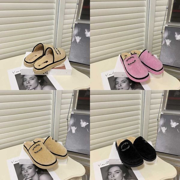 2022 slippers designer slipper woman women fur fluffy slides sliders for sandal winter warm platform luxurys fashion black chain c letter sc
2022 slippers designer slipper woman women fur fluffy slides sliders for sandal winter warm platform luxurys fashion black chain c letter sc