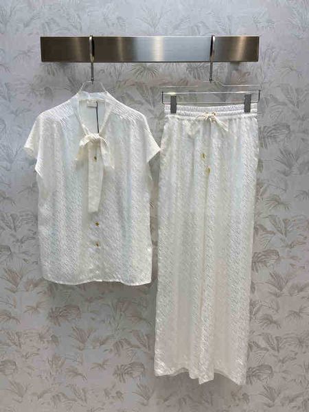 2022ss fashion two-piece dress brand logo solid color vest temperament slim bag hip skirt college style luxury designer women clothing, White
2022ss fashion two-piece dress brand logo solid color vest temperament slim bag hip skirt college style luxury designer women clothing, White