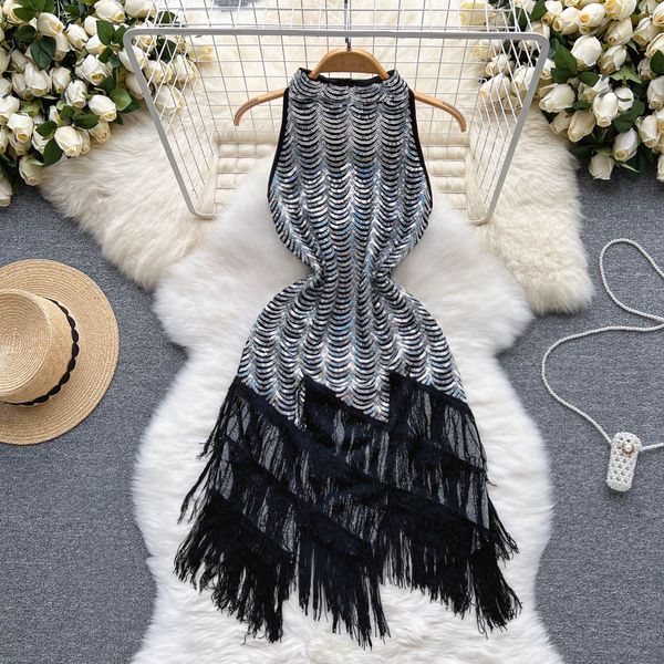 temperament goddess style vintage sequins tassel sleeveless dress new slim wrap hip dress, Black;gray
temperament goddess style vintage sequins tassel sleeveless dress new slim wrap hip dress, Black;gray