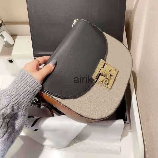 2023 ladies classic design brand messenger bag fashionable shoulder bags handbag lady shopping original box
2023 ladies classic design brand messenger bag fashionable shoulder bags handbag lady shopping original box