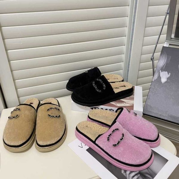 2022 winter warm women designer slippers fluffy shearling fur c letter household soft shoes for indoor female outdoor plush fuzzy scuffs loa, Black
2022 winter warm women designer slippers fluffy shearling fur c letter household soft shoes for indoor female outdoor plush fuzzy scuffs loa, Black