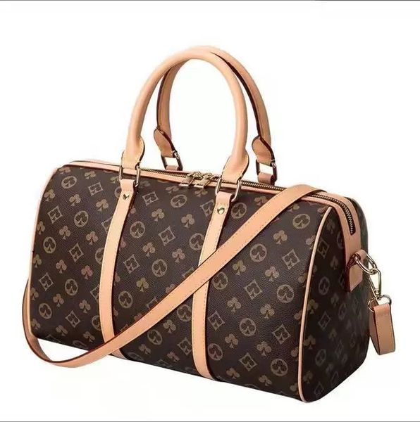 2023 mens 55cm large travel luggage bag key and lock men totes leather handbag duffle bag courrier shoulder bags crossbody women handbags 56
2023 mens 55cm large travel luggage bag key and lock men totes leather handbag duffle bag courrier shoulder bags crossbody women handbags 56