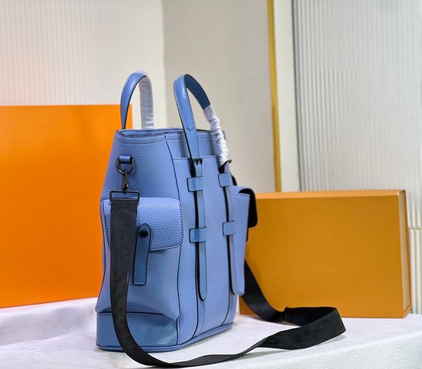 fashion male and female shoulder bag designer luxury leather outdoor leisure handbag travel backpack classic large capacity size 34-39-11cm
fashion male and female shoulder bag designer luxury leather outdoor leisure handbag travel backpack classic large capacity size 34-39-11cm
