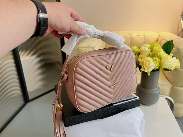 luxury tote purses brand handbag message bags shoulder bag genuine leather cluth crossbody 5a quality cattlehide mini lou camera 23cm womens
luxury tote purses brand handbag message bags shoulder bag genuine leather cluth crossbody 5a quality cattlehide mini lou camera 23cm womens