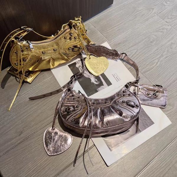 ble cagole fashion le cagole motorcycle bag women's leather shoulder handbag tote with heart mirror love letter vintage shinny cross bo
ble cagole fashion le cagole motorcycle bag women's leather shoulder handbag tote with heart mirror love letter vintage shinny cross bo