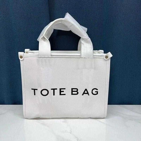 designer luxury women the tote bag fashion versatile handbags shoulder crossbody bags purse tories totes large capacity saddle wallets 7a c 
designer luxury women the tote bag fashion versatile handbags shoulder crossbody bags purse tories totes large capacity saddle wallets 7a c