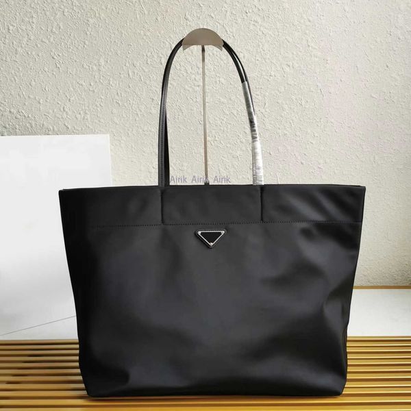 fashion luxury designer brands shopping bags women label waterproof leisure travel bag large capacity nylon mommy tote ladies shoulder bag h
fashion luxury designer brands shopping bags women label waterproof leisure travel bag large capacity nylon mommy tote ladies shoulder bag h