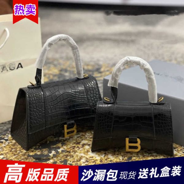 designer balenciga handbags hourglas bags female messenger versatile ins high sense 2022 new hourglas hand single shoulder cosmetic have log
designer balenciga handbags hourglas bags female messenger versatile ins high sense 2022 new hourglas hand single shoulder cosmetic have log