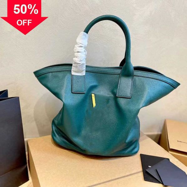 luxury designer handbags shoulder crossbody bag tote 2023 new fashion custom lazy style bag versatile large capacity lady factory direct sal
luxury designer handbags shoulder crossbody bag tote 2023 new fashion custom lazy style bag versatile large capacity lady factory direct sal