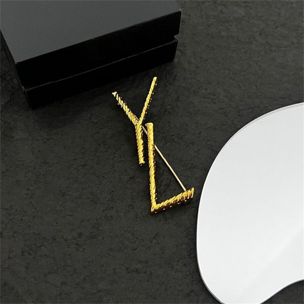 designers brooch for women lady luxury gold jewelry accessories pins classic letters diamond brooches brands breastpin brosche, Gray
designers brooch for women lady luxury gold jewelry accessories pins classic letters diamond brooches brands breastpin brosche, Gray