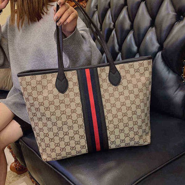 handbags outlet high sense versatile women's tot large printed sling single shoulder bag
handbags outlet high sense versatile women's tot large printed sling single shoulder bag