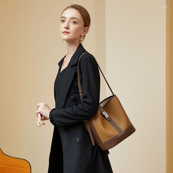 evening bags women cowhide bucket bag leather female with pouch large capacity 2022 commuter all-match women's shoulder messenger famou
evening bags women cowhide bucket bag leather female with pouch large capacity 2022 commuter all-match women's shoulder messenger famou