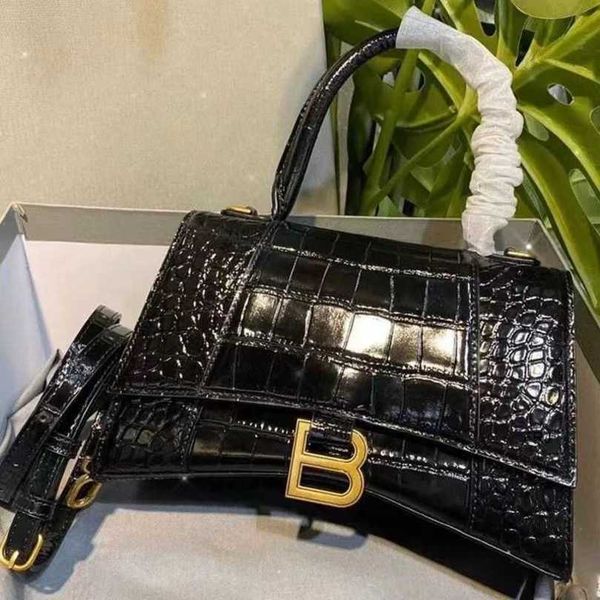 designer hourglas bags balenciga handbags b family hourglas women crocodile pattern mini square 2022 new one shoulder messenger have logo fr
designer hourglas bags balenciga handbags b family hourglas women crocodile pattern mini square 2022 new one shoulder messenger have logo fr