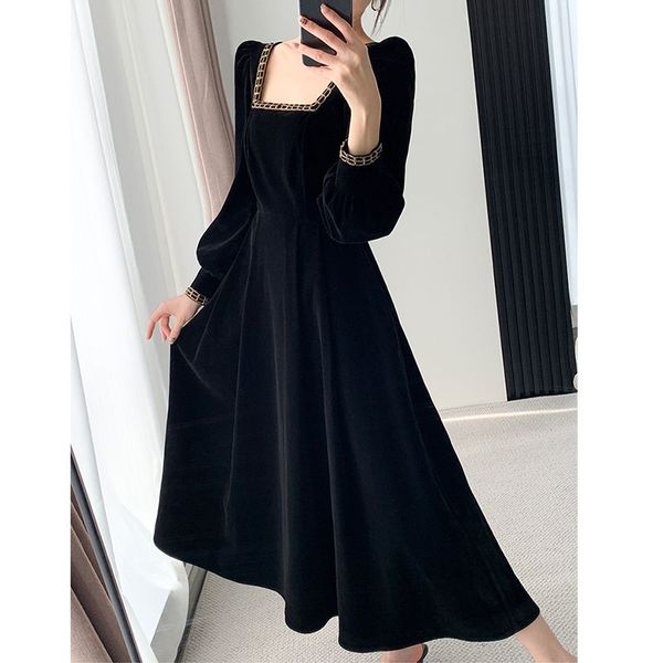 runway dresses skirt is a new style of star brand in winter. french retro hepburn square neck velveteen, Black
runway dresses skirt is a new style of star brand in winter. french retro hepburn square neck velveteen, Black