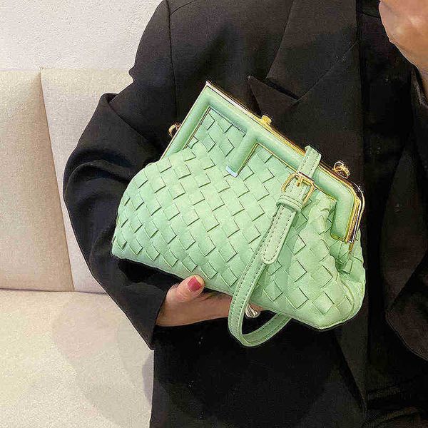 texture french bag 2022 new women's sling one shoulder messenger clip buckle shell purses
texture french bag 2022 new women's sling one shoulder messenger clip buckle shell purses