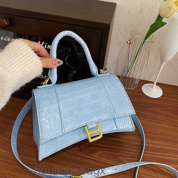 designer bags balencigas hourglass bag luxury ladies handbags shoulder crossbody stone grain simple letter hourglass bag 2022 new versatile
designer bags balencigas hourglass bag luxury ladies handbags shoulder crossbody stone grain simple letter hourglass bag 2022 new versatile