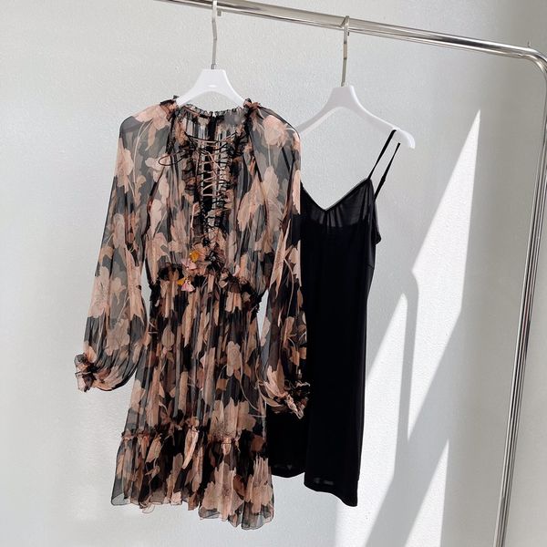 runway dresses fashion brand designer designs a new style silk crepe mini dress in autumn and winter, Black
runway dresses fashion brand designer designs a new style silk crepe mini dress in autumn and winter, Black