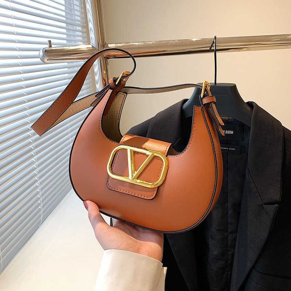 retail womens designer bag single shoulder bag armpit bags moon bag messenger bags handbag, Red;black
retail womens designer bag single shoulder bag armpit bags moon bag messenger bags handbag, Red;black