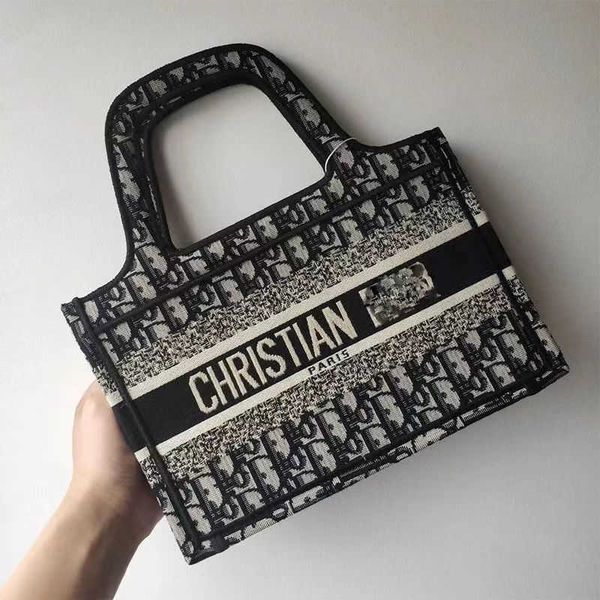 elegant totes vintage multicolor classic travel hand bagsuper large capacity tote bag open fashion shopping women s portable high grade embr
elegant totes vintage multicolor classic travel hand bagsuper large capacity tote bag open fashion shopping women s portable high grade embr