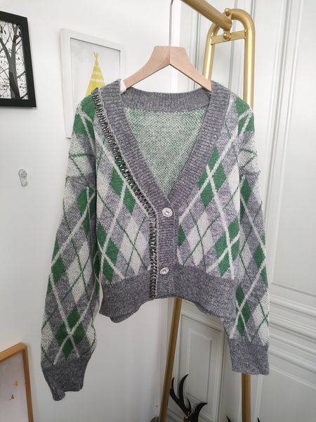 1012 2022 autumn sweaters women's cardigan blue green v neck long sleeve brand same style women's ruibing, White;black
1012 2022 autumn sweaters women's cardigan blue green v neck long sleeve brand same style women's ruibing, White;black