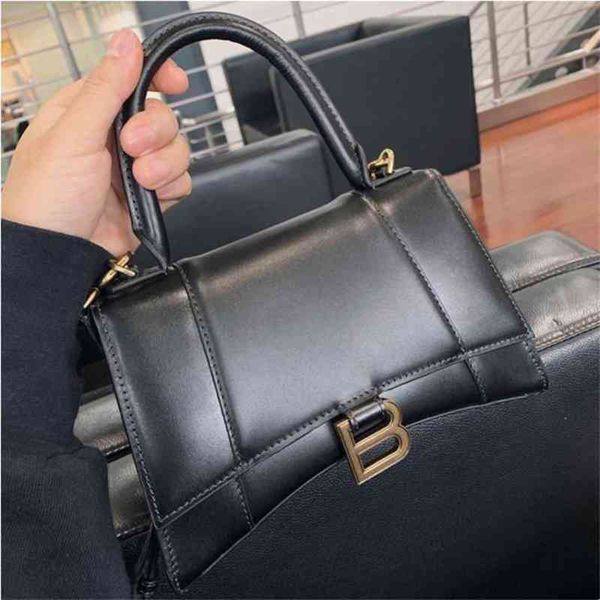 balencaige handbags designer hourglass bag minority design autumn and winter texture high version leather messenger
balencaige handbags designer hourglass bag minority design autumn and winter texture high version leather messenger