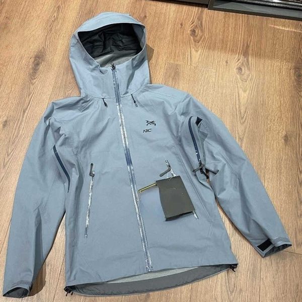 arc mens designer storm jacket outdoor hard shell waterproof breathable hooded coat embroidered cardigan womens mountaineering sportswear, Black;brown
arc mens designer storm jacket outdoor hard shell waterproof breathable hooded coat embroidered cardigan womens mountaineering sportswear, Black;brown