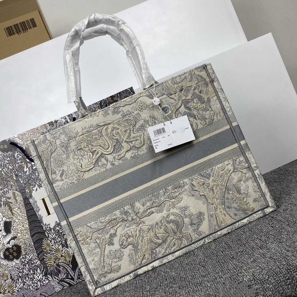 classic totes vintage elegant multicolor travel hand bagtote bag women s high grade original three dimenional embroidery large capacity port
classic totes vintage elegant multicolor travel hand bagtote bag women s high grade original three dimenional embroidery large capacity port