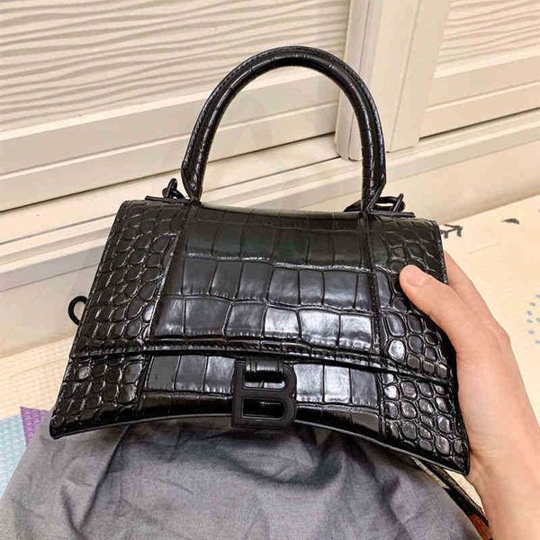designer balenciga fashion luxurys handbags bag 2022 alligator hourglass net red summer versatile handbag one shoulder
designer balenciga fashion luxurys handbags bag 2022 alligator hourglass net red summer versatile handbag one shoulder